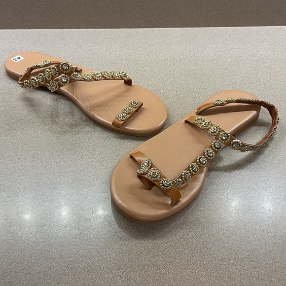 Sandals - Picture 4 of 4